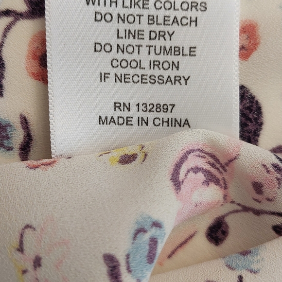 LEX & MADISON WOMEN'S FLORAL SLEEVELESS BLOUSE V-NECK FLOWY TANK TOP M - Picture 5 of 7